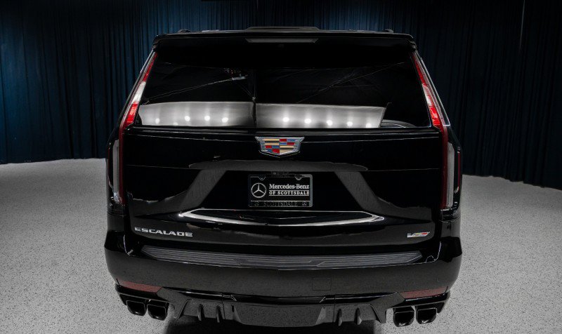 Used 2023 Cadillac Escalade ESV V w/ Heavy-Duty Trailer Package AWD/4WD image 5