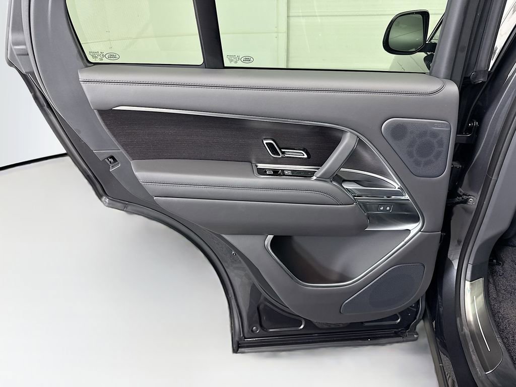 New 2026 Land Rover Range Rover SE image 26
