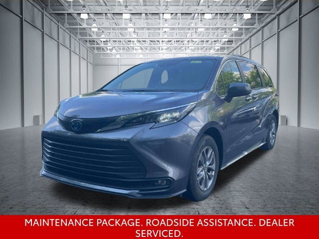 Certified 2025 Toyota Sienna XLE FWD image 4