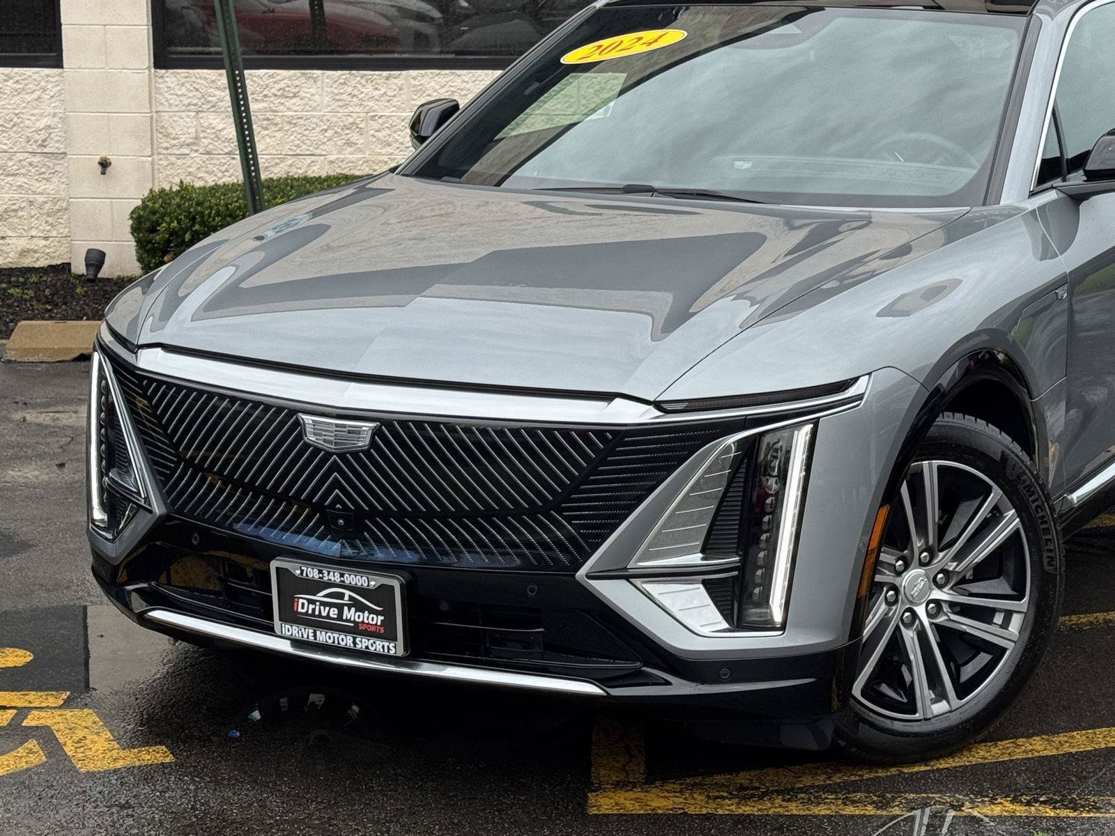 Used 2024 Cadillac Lyriq Luxury AWD/4WD image 5