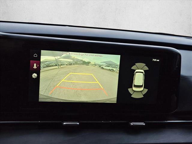 Used 2024 Kia Carnival EX image 13