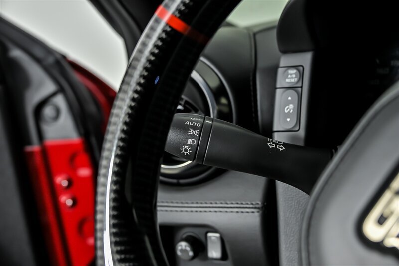 Used 2018 Nissan GT-R Premium AWD/4WD image 31