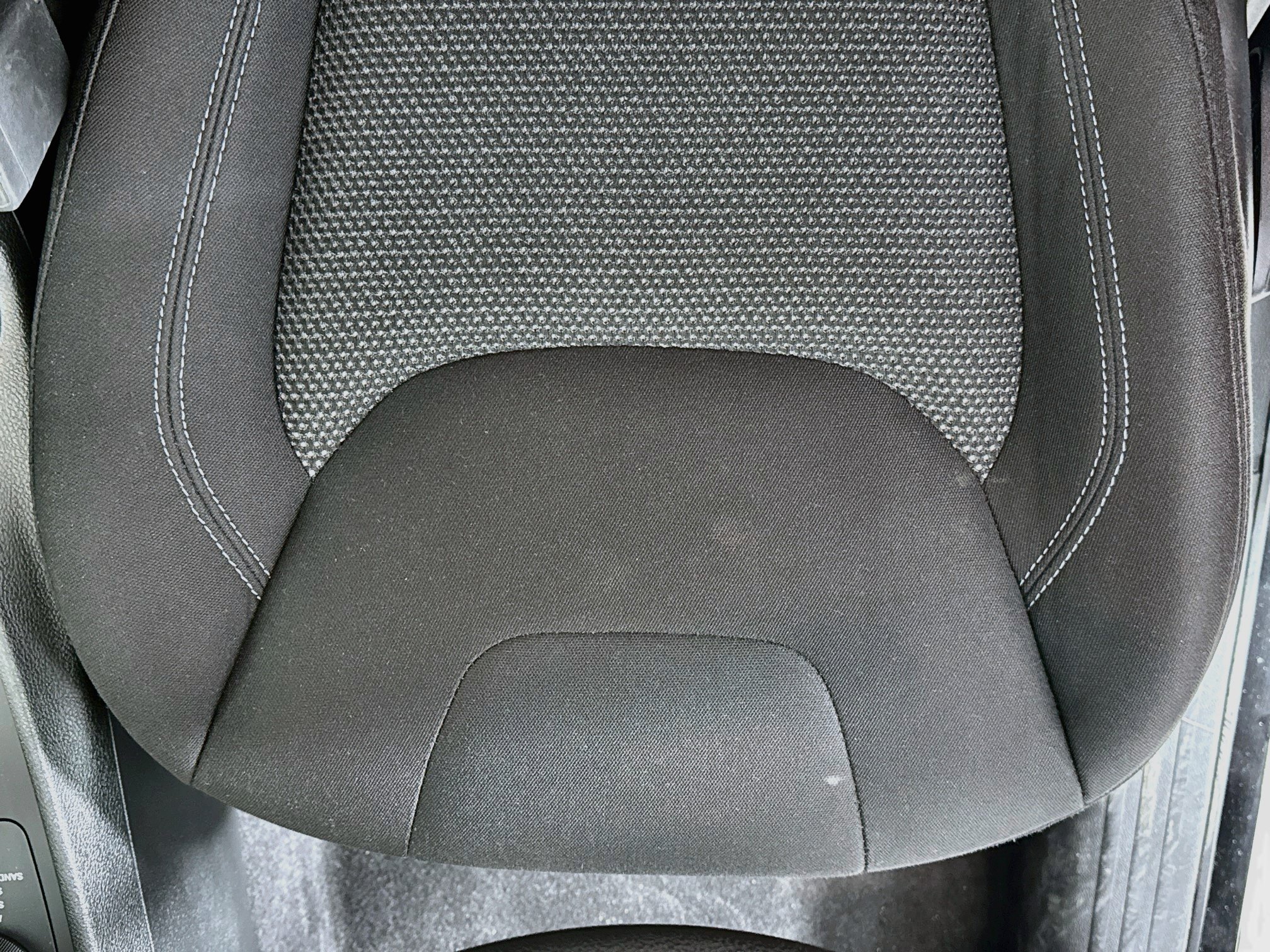 Used 2021 Jeep Cherokee Latitude AWD/4WD image 18