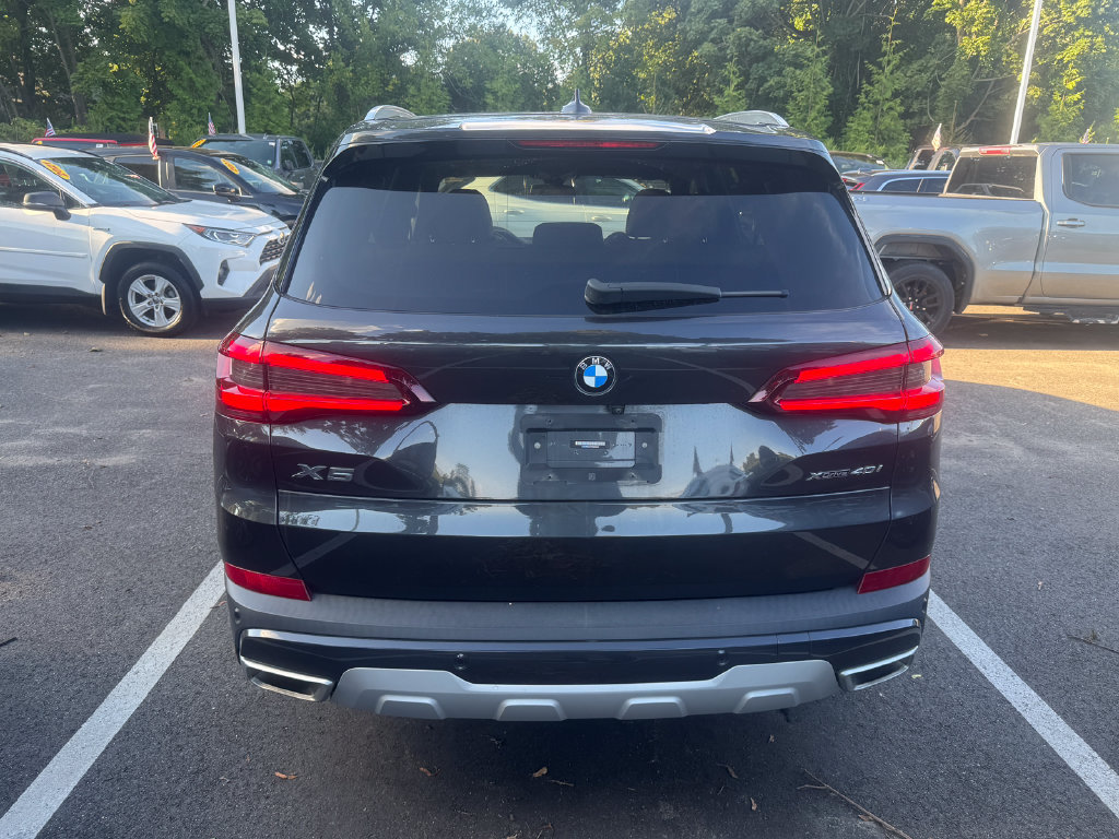 Used 2023 BMW X5 xDrive40i w/ Premium Package AWD/4WD image 4