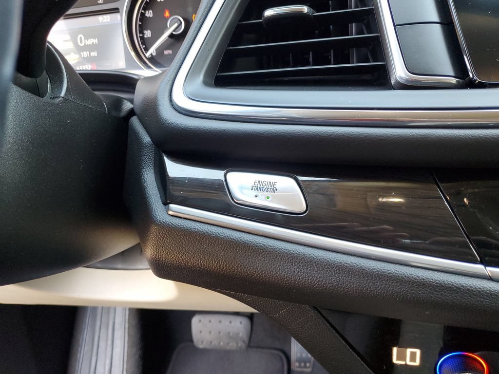 Used 2020 Buick Enclave Essence w/ Sound and Sites Package FWD image 31