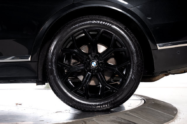 Used 2024 BMW X7 xDrive40i w/ Premium Package AWD/4WD image 15