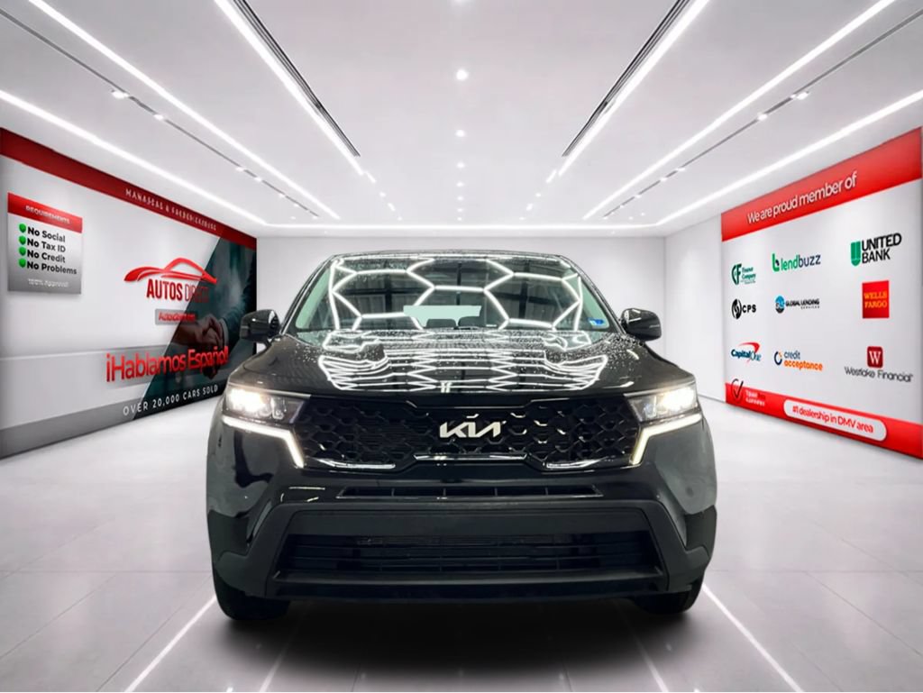 Used 2023 Kia Sorento LX FWD image 2