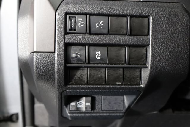 Used 2025 Toyota Tacoma SR5 AWD/4WD image 16