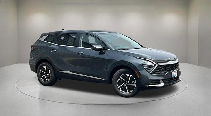 Used 2025 Kia Sportage LX AWD/4WD image 1