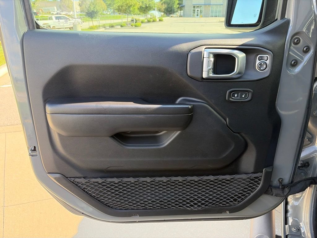 Used 2021 Jeep Wrangler Unlimited Sport AWD/4WD image 38