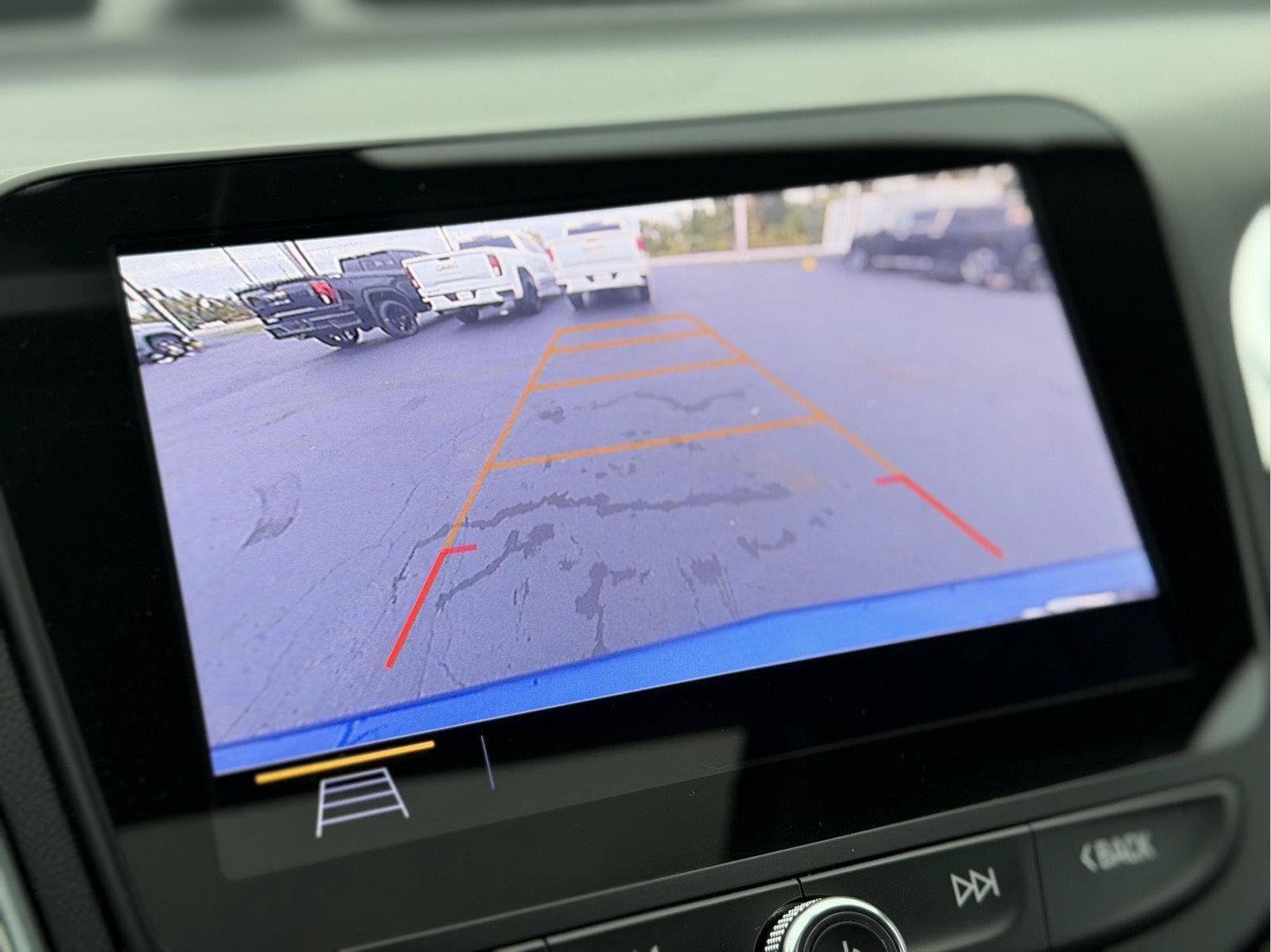 Used 2019 Chevrolet Equinox LT w/ Sun & Navigation Package AWD/4WD image 18