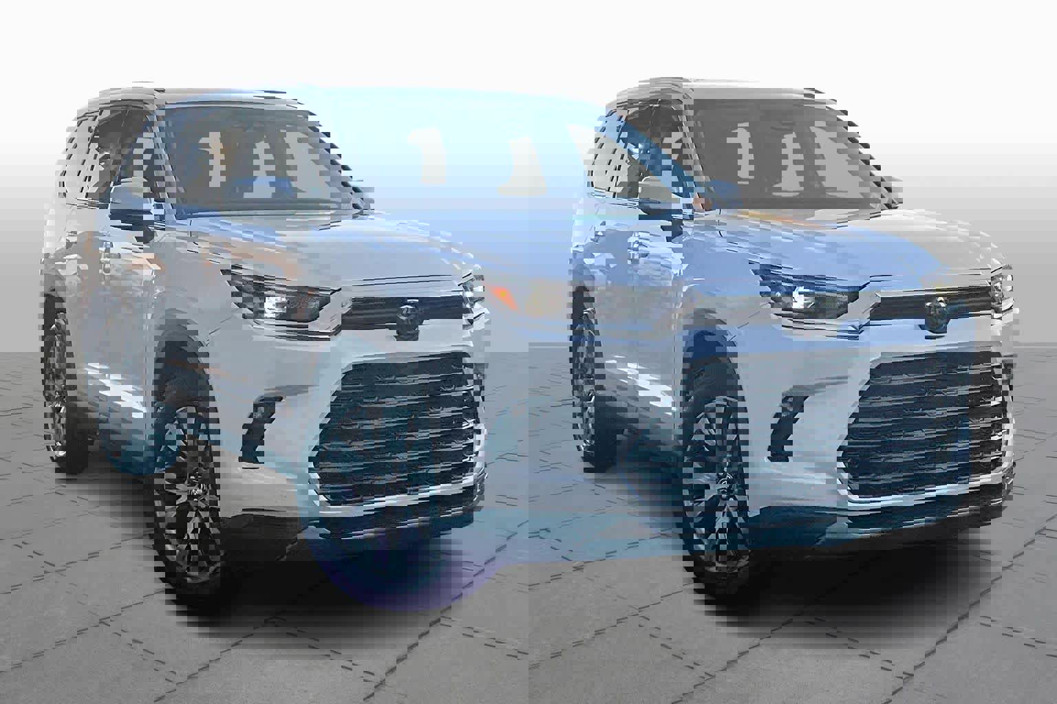 Used 2024 Toyota Grand Highlander Limited image 3