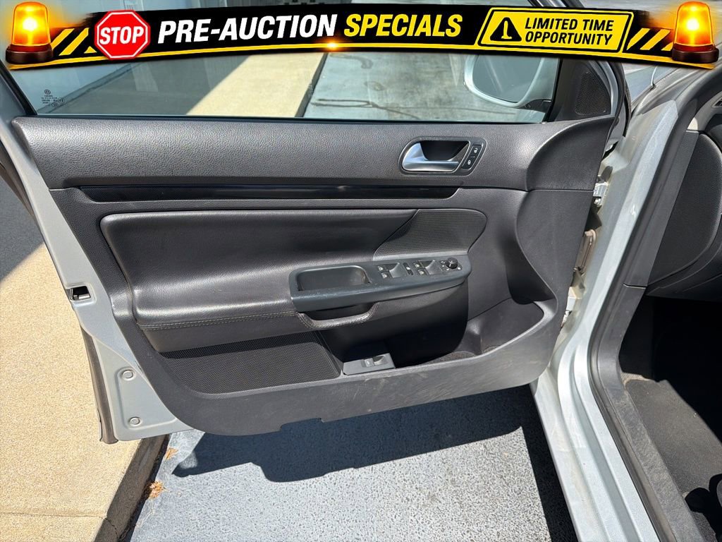 Used 2014 Volkswagen Jetta SE FWD image 33