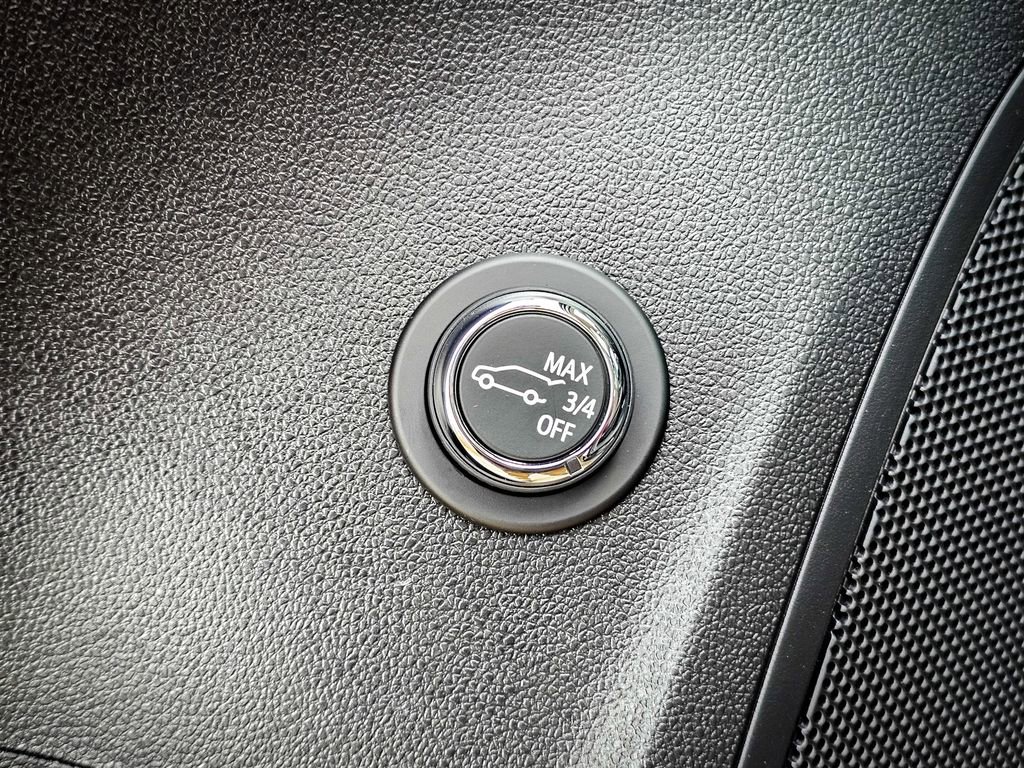 Certified 2023 Buick Envision Essence w/ Sport Touring Package image 12