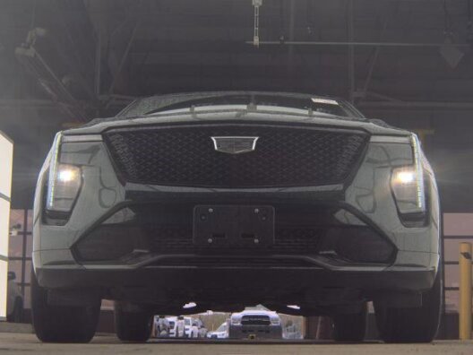 Used 2024 Cadillac XT4 Sport w/ Active Safety Package AWD/4WD image 3