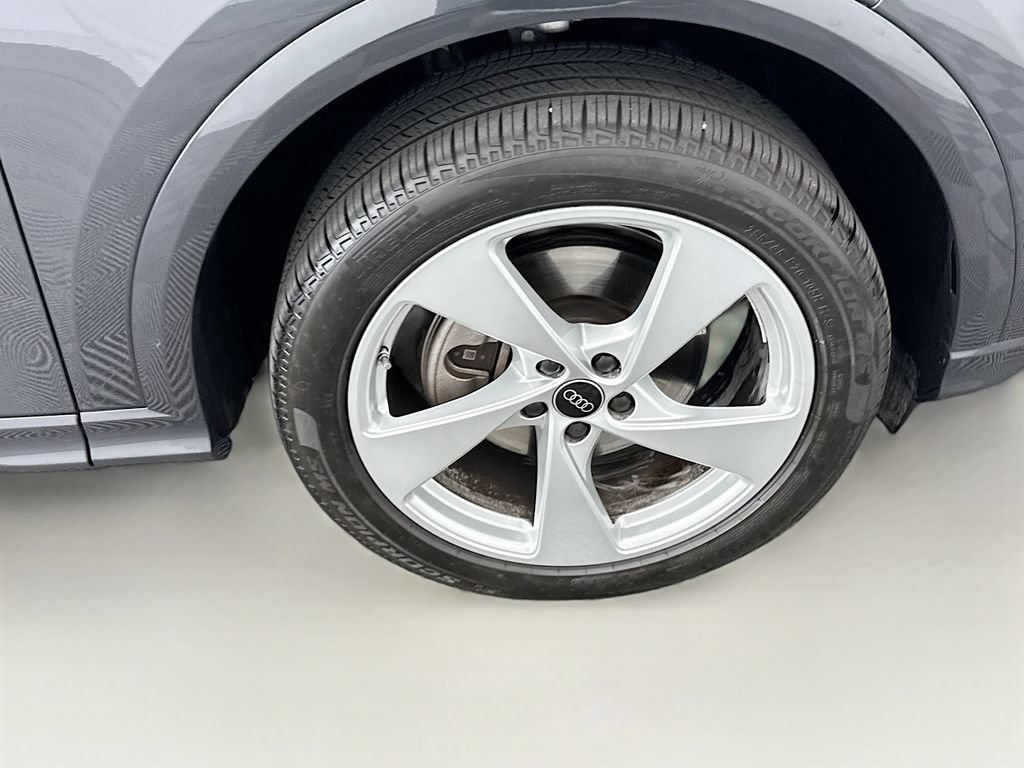 Used 2025 Audi Q5 Premium Plus w/ Premium Plus AWD/4WD image 31