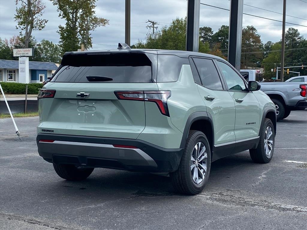 New 2026 Chevrolet Equinox LT w/ Convenience Package II image 2