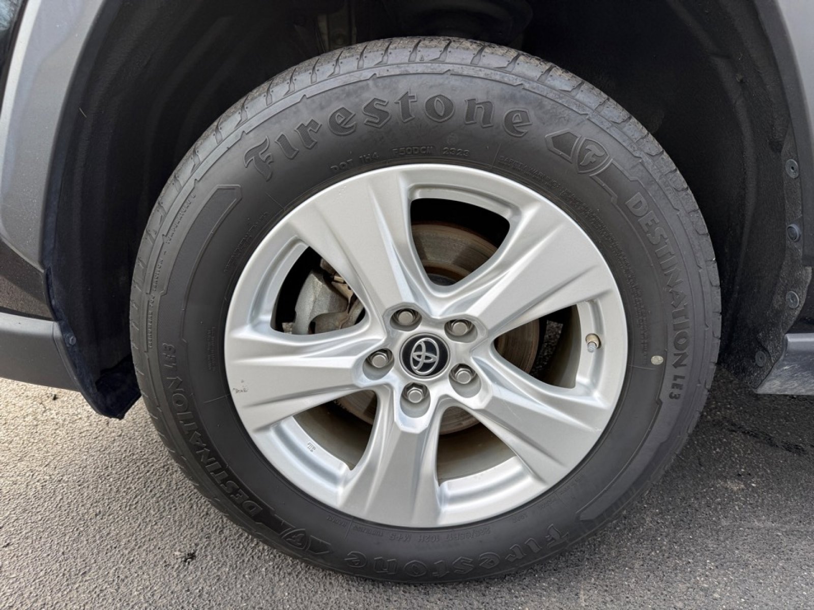 Used 2021 Toyota RAV4 LE AWD/4WD image 34