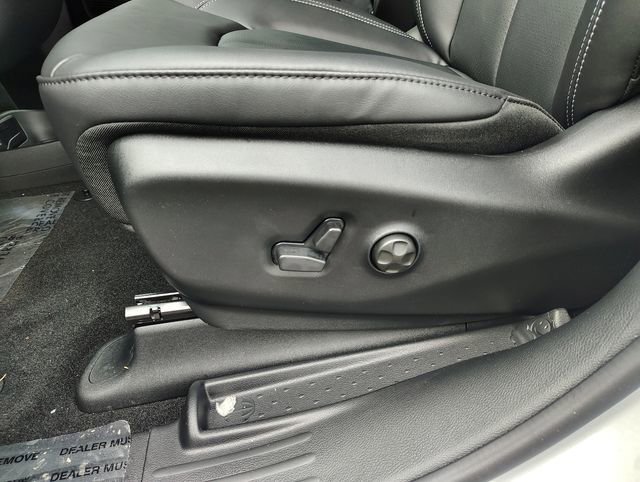 New 2026 Chrysler Pacifica Select FWD image 11