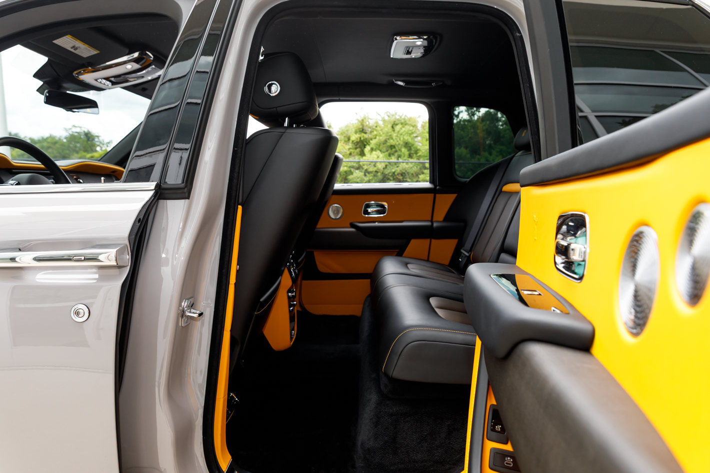 Certified 2024 Rolls-Royce Cullinan w/ Interior Detailing Package AWD/4WD image 39