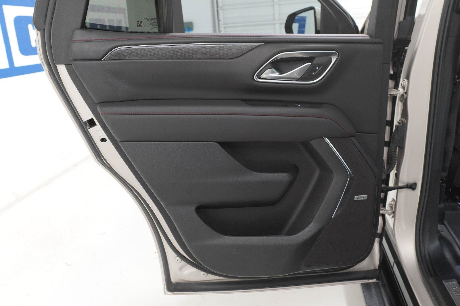 Used 2024 Chevrolet Tahoe RST w/ Luxury Package RWD image 31