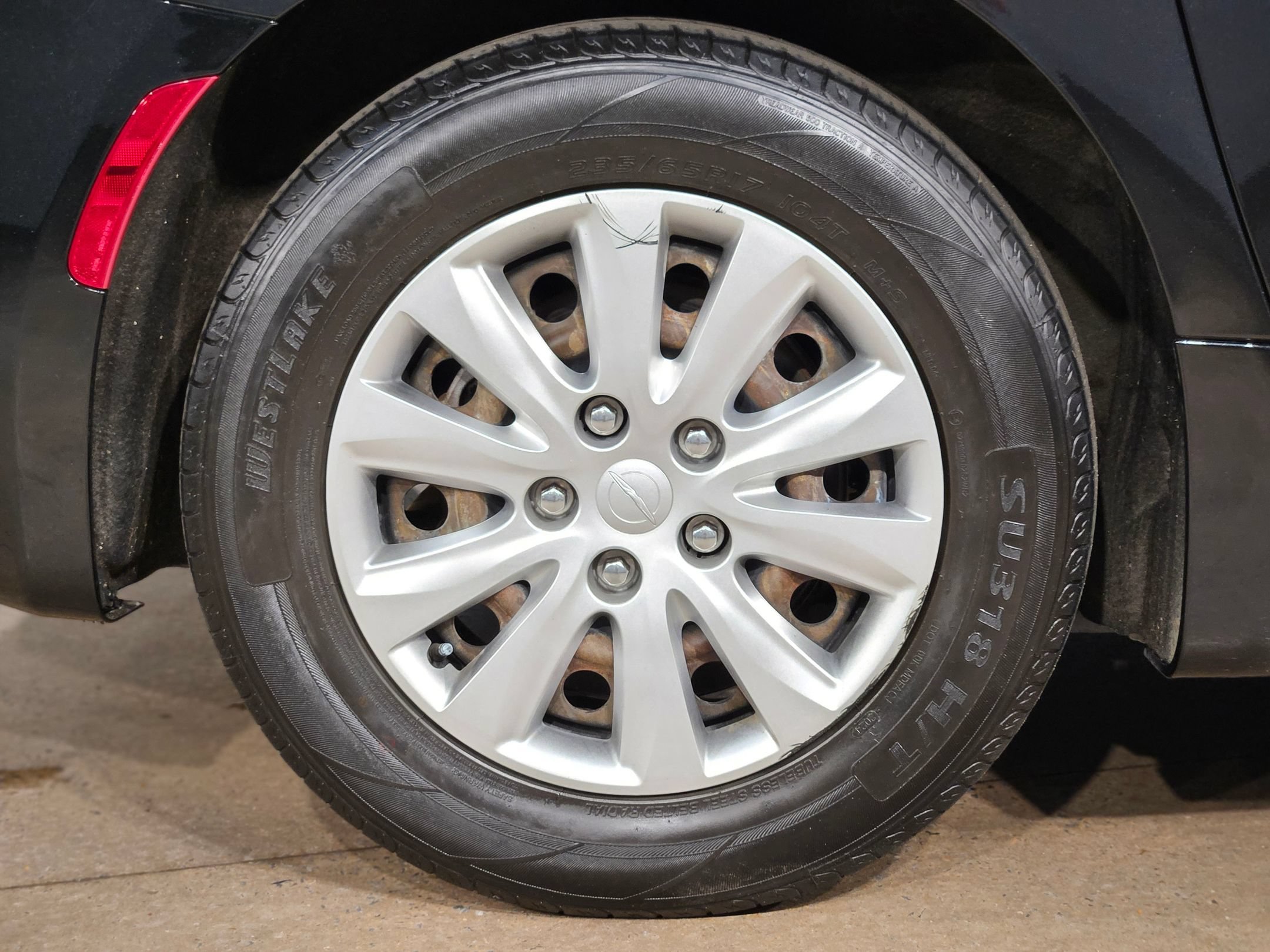 Used 2021 Chrysler Voyager L FWD image 17