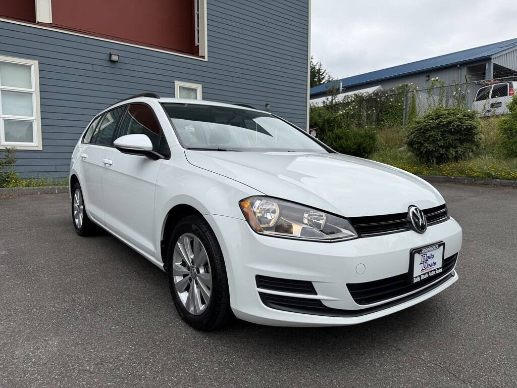 Used 2017 Volkswagen Golf S AWD/4WD image 3