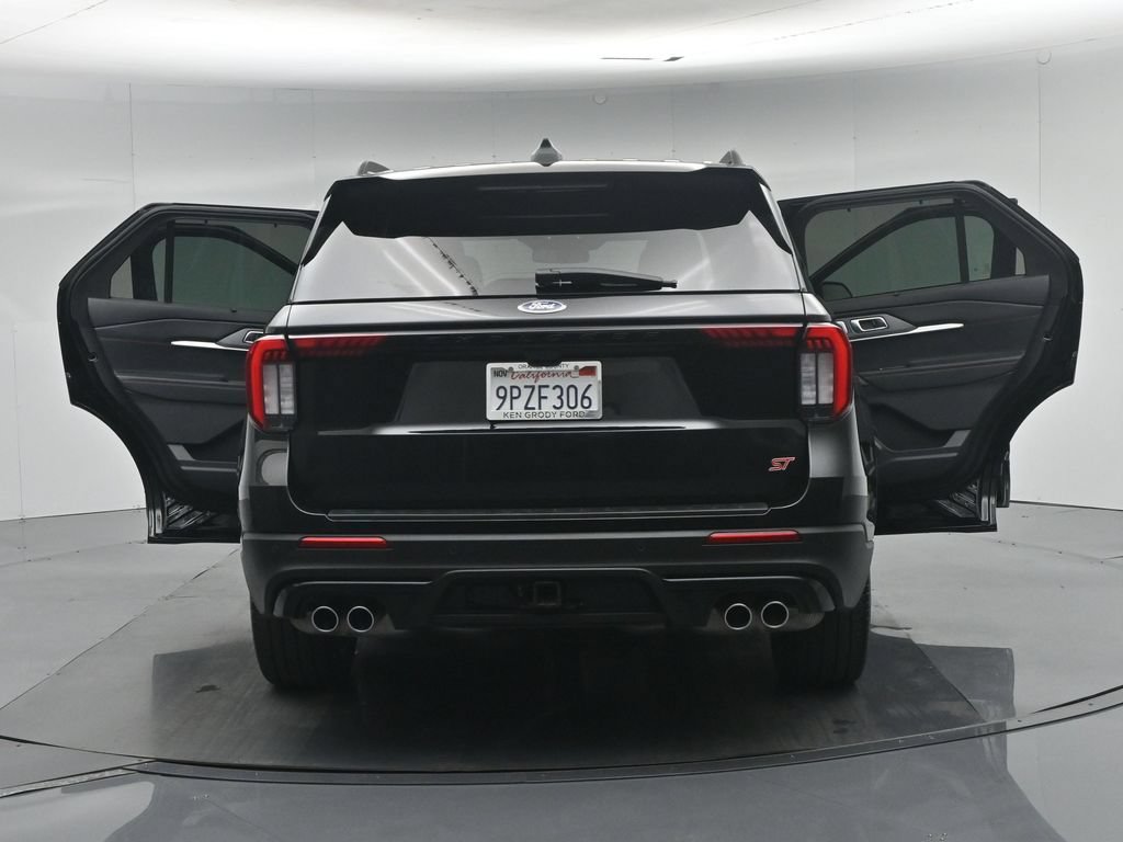 Used 2025 Ford Explorer ST RWD image 36
