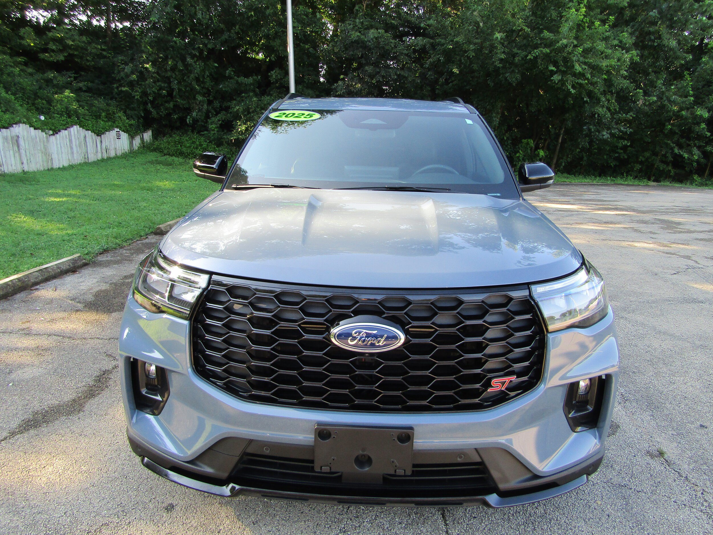 Used 2025 Ford Explorer ST w/ Sun And Sound Package AWD/4WD image 7
