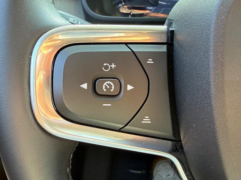 Used 2026 Volvo XC40 B5 Plus AWD/4WD image 19