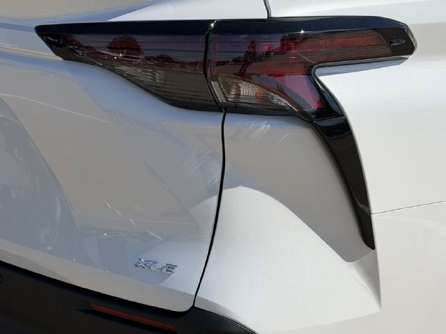 New 2026 Toyota Sienna XLE FWD image 7