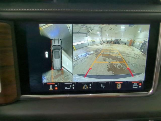 Used 2024 GMC Yukon Denali Ultimate AWD/4WD image 15
