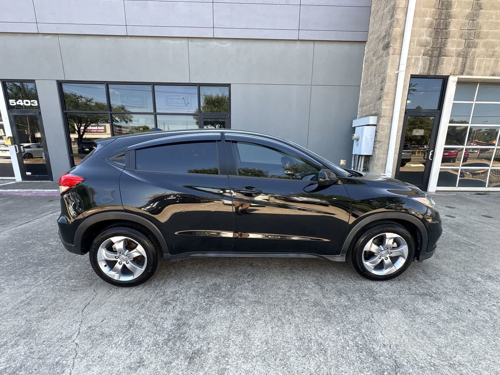 Used 2021 Honda HR-V LX image 7