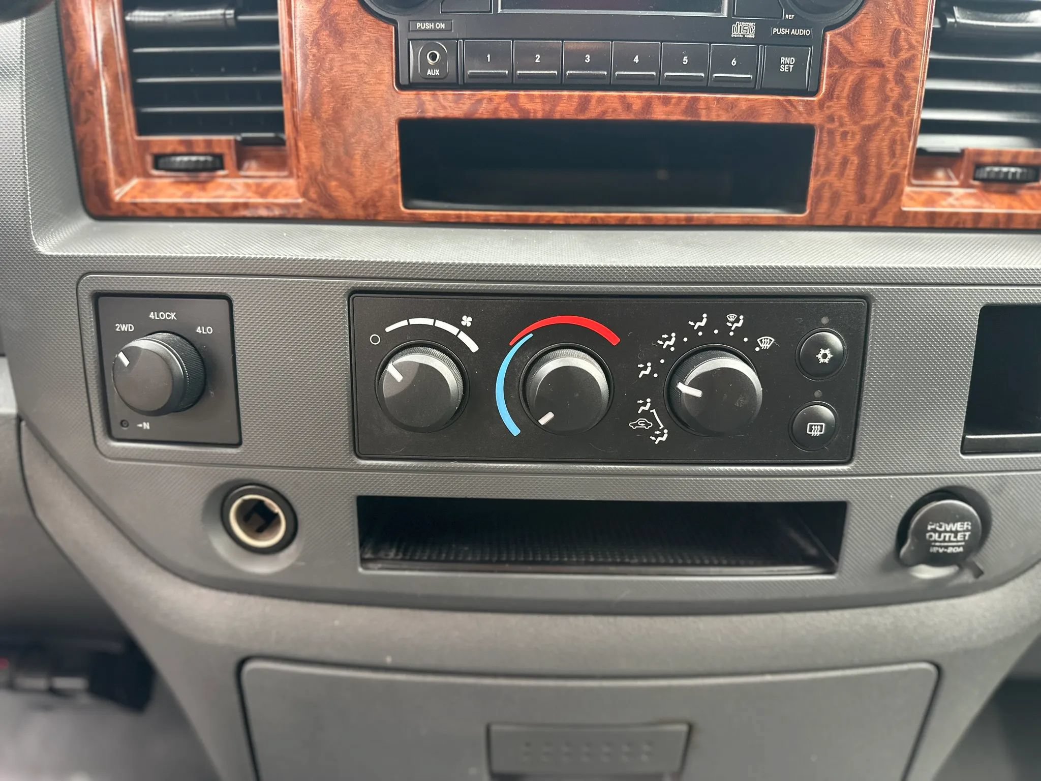 Used 2006 Dodge Ram 1500 Truck SLT w/ Quad Cab Big Horn Value Group AWD/4WD image 35
