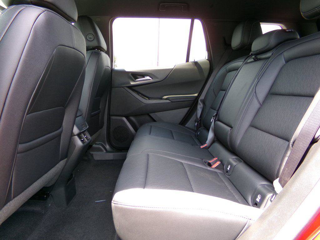 New 2026 Chevrolet Equinox LT w/ Convenience Package II image 8