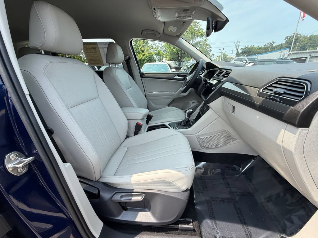 Used 2022 Volkswagen Tiguan SE FWD image 25