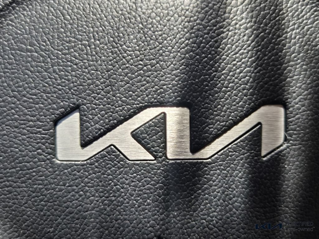 Certified 2022 Kia Sorento SX FWD image 31