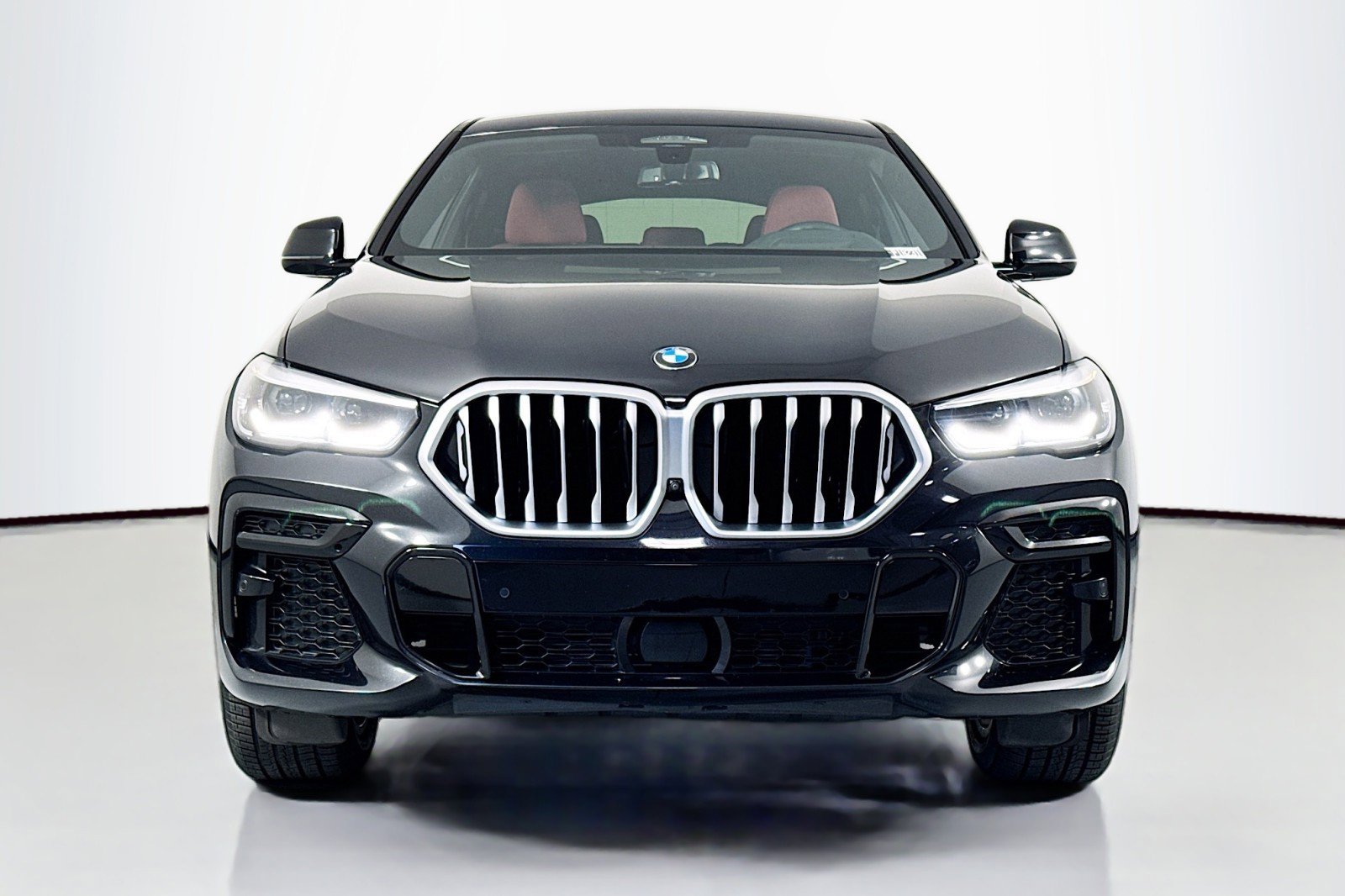 Used 2022 BMW X6 xDrive40i w/ M Sport Package AWD/4WD image 3