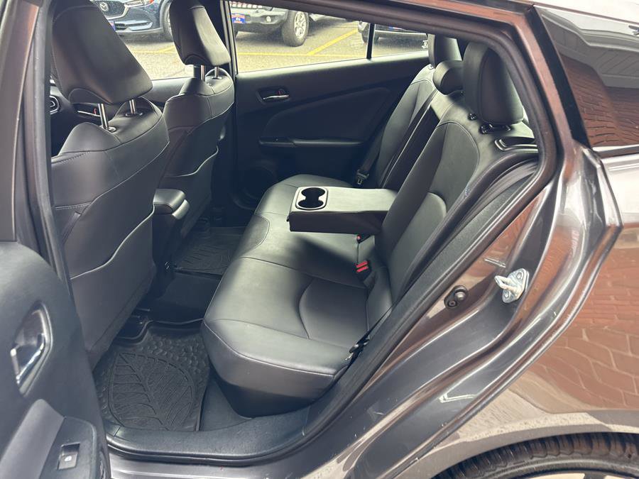 Used 2017 Toyota Prius Four Touring image 18