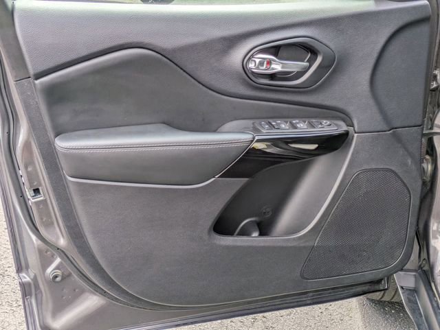 Certified 2023 Jeep Cherokee Altitude Lux w/ Mopar Interior Package image 11