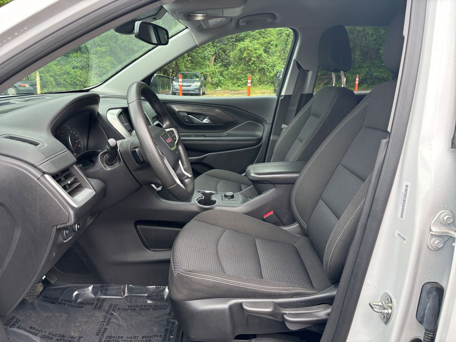 Used 2024 GMC Terrain SLE FWD image 25