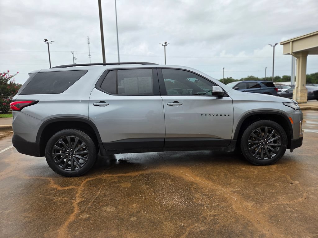 Used 2023 Chevrolet Traverse RS FWD image 4