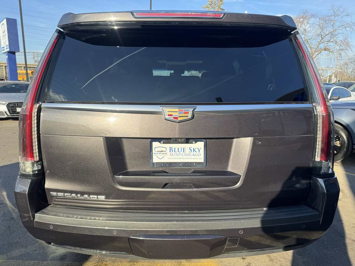 Used 2018 Cadillac Escalade Premium Luxury image 6