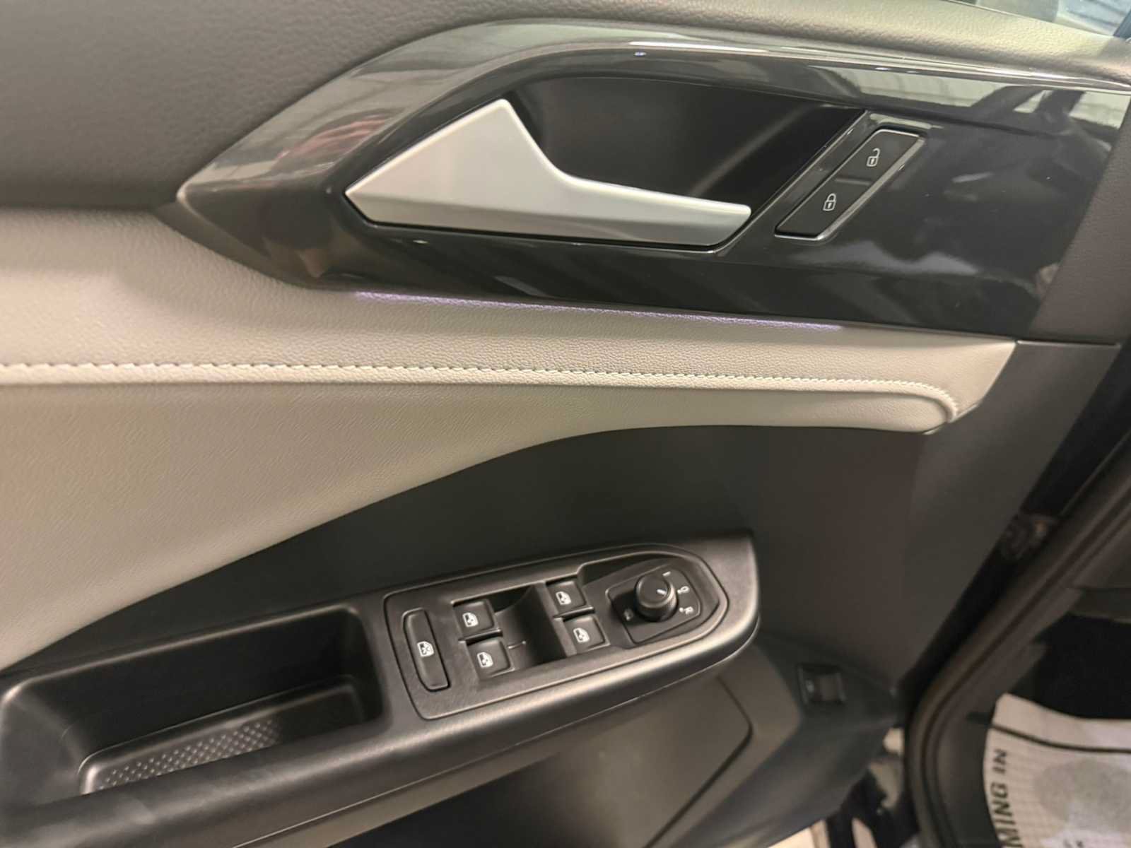 Certified 2023 Volkswagen Taos SEL AWD/4WD image 21