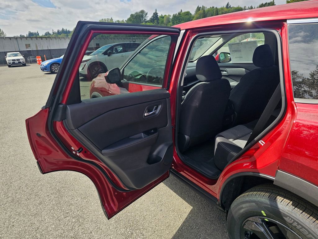 New 2026 Nissan Rogue SV w/ Cold Weather Package AWD/4WD image 18