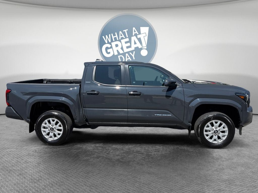 Certified 2024 Toyota Tacoma SR5 AWD/4WD image 2