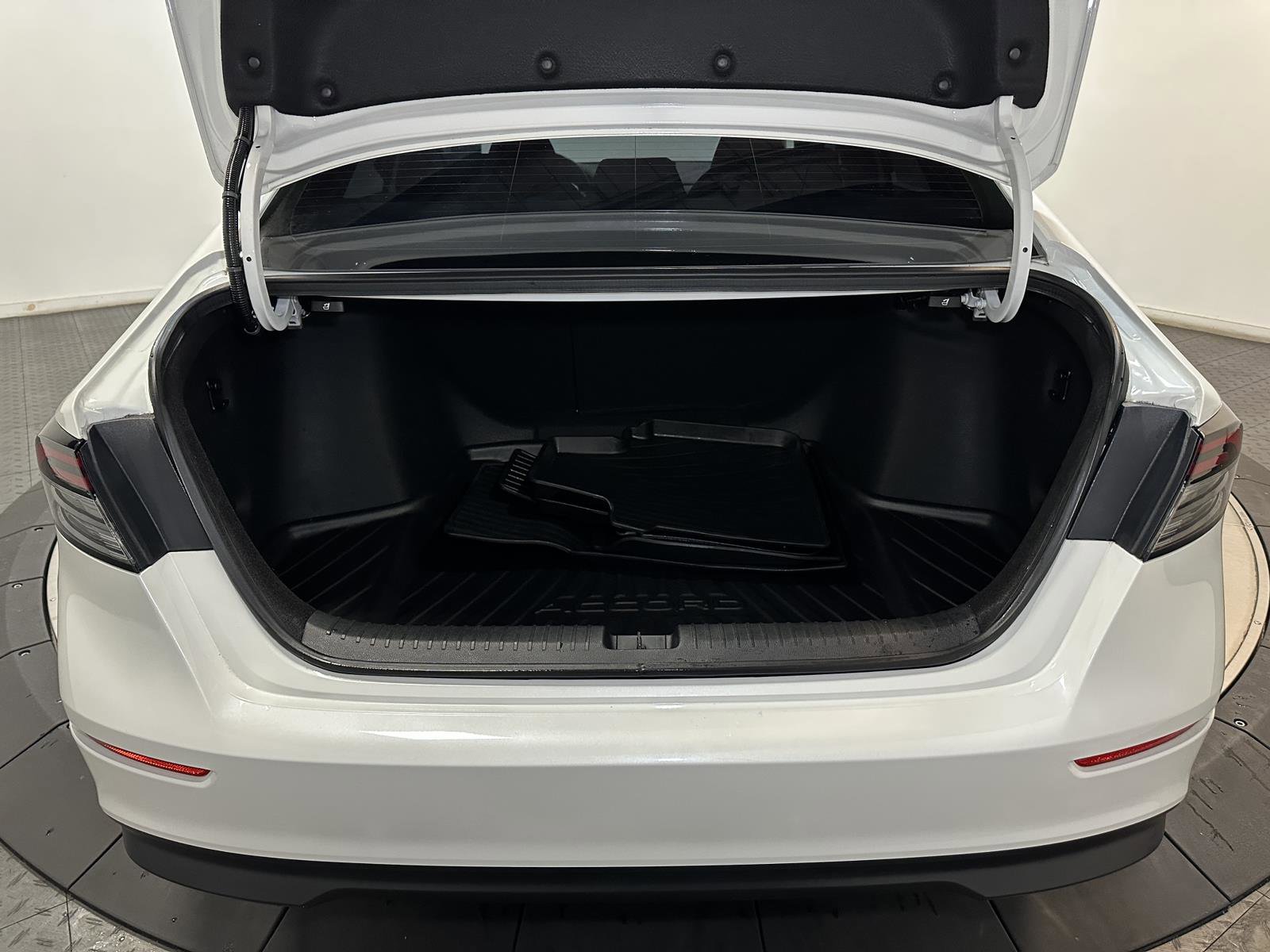 Certified 2024 Honda Accord Sport image 33