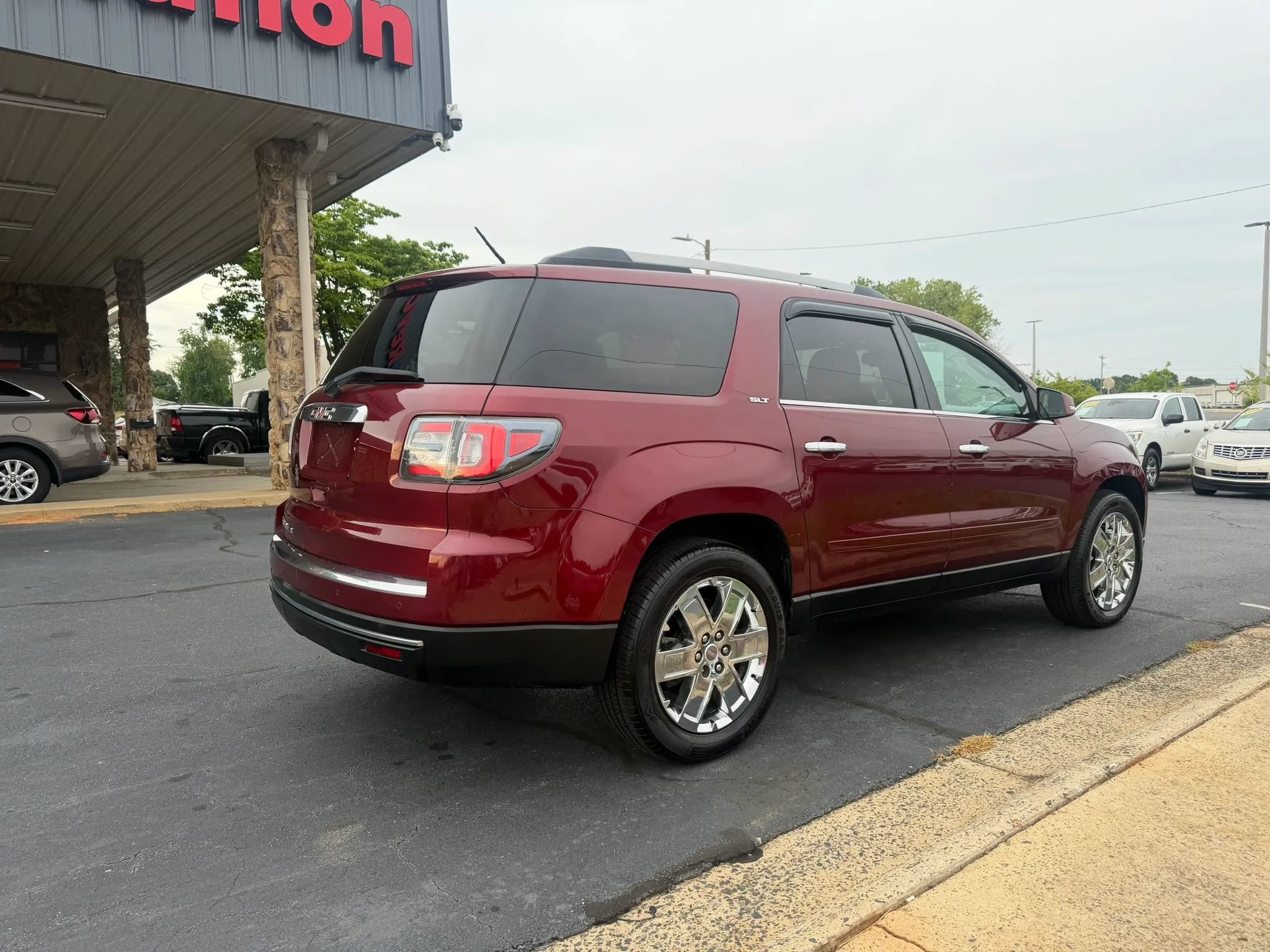 Used 2017 GMC Acadia Limited SLT FWD image 7
