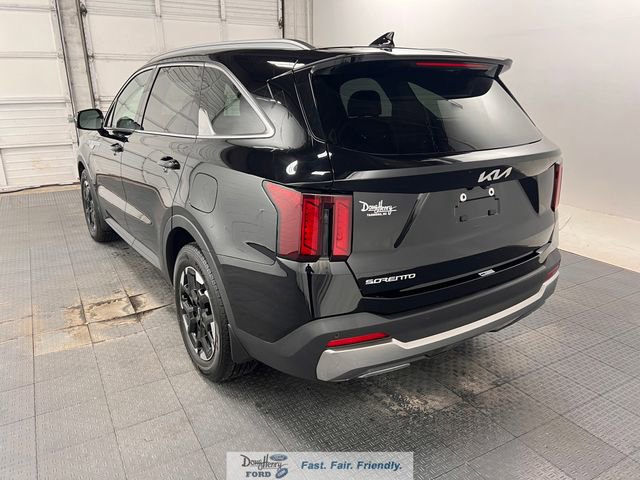 Used 2024 Kia Sorento S w/ Panoramic Sunroof Package FWD image 5