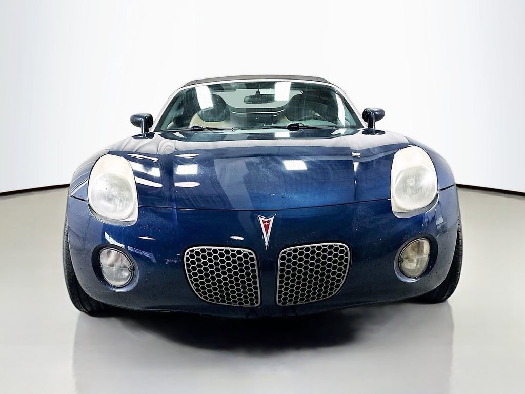 Used 2007 Pontiac Solstice Convertible w/ Premium Package RWD image 4